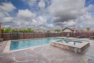 207 Brushy Creek, Victoria, TX 77904 - Photo 34
