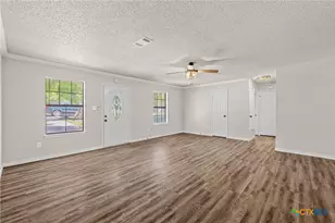 906 E Ave D, Lampasas, TX 76550 - Photo 8