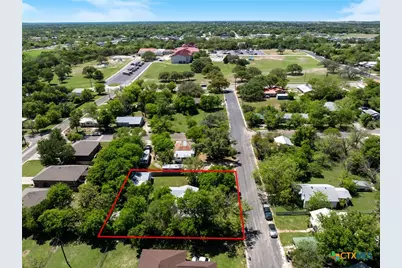 906 E Avenue D, Lampasas, TX 76550 - Photo 30