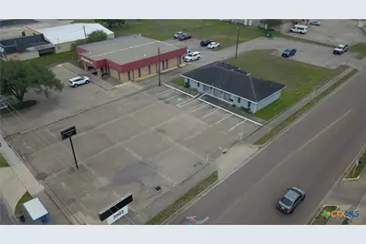 3903 N Navarro Street, Victoria, TX 77901 - Photo 2