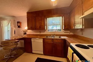 3407 Imperial Dr, Gatesville, TX 76528 - Photo 6