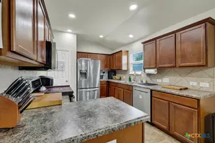 2877 Oakdell Tr, New Braunfels, TX 78130 - Photo 6