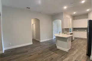 1324 Spring Row St, New Braunfels, TX 78130 - Photo 6