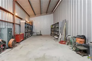 13661 E Hwy 90, Kingsbury, TX 78638 - Photo 48