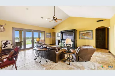 13661 E Highway 90, Kingsbury, TX 78638 - Photo 12