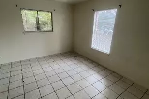 1002 Hillyer St, San Marcos, TX 78666 - Photo 6