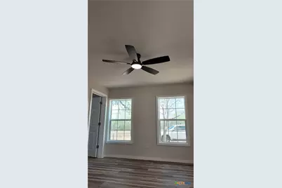 210 Julia St., Yoakum, TX 77995 - Photo 18