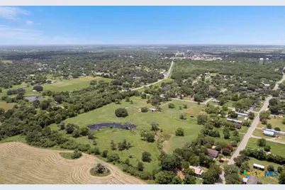210 Julia St., Yoakum, TX 77995 - Photo 36