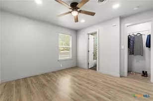 805 S 32nd St, Temple, TX 76501 - Photo 14