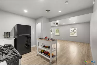 805 S 32nd Street, Temple, TX 76501 - Photo 12