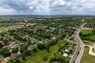 805 S 32nd St, Temple, TX 76501 - Photo 28