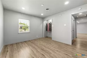 805 S 32nd St, Temple, TX 76501 - Photo 22