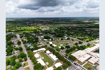 805 S 32nd Street, Temple, TX 76501 - Photo 2