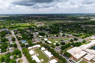 805 S 32nd St, Temple, TX 76501 - Photo 2