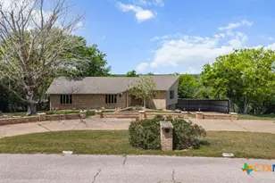 608 Ridgecrest Dr, Salado, TX 76571 - Photo 4