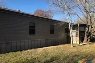 901 Tonkawa Cir, New Braunfels, TX 78130 - Photo 4