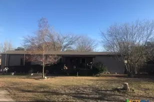 901 Tonkawa Cir, New Braunfels, TX 78130 - Photo 2