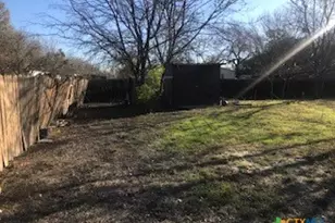 901 Tonkawa Cir, New Braunfels, TX 78130 - Photo 8