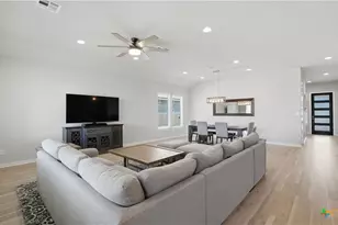 1370 Sahms Br, New Braunfels, TX 78132 - Photo 18