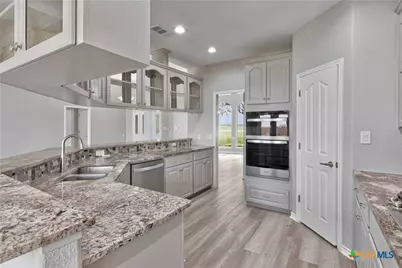 1031 Fm 20, Seguin, TX 78155 - Photo 14