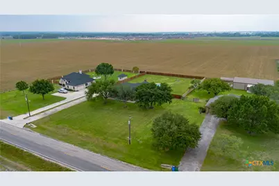 1031 Fm 20, Seguin, TX 78155 - Photo 40