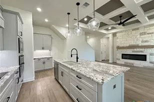 813 Golden Eagle Cv, Salado, TX 76571 - Photo 10
