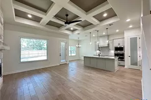 813 Golden Eagle Cv, Salado, TX 76571 - Photo 2