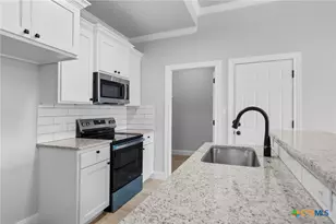 396 E Robin Ln, Harker Heights, TX 76548 - Photo 2