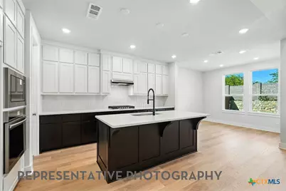 8905 Turaco Trail, Austin, TX 78744 - Photo 6