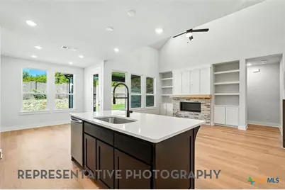 8905 Turaco Trail, Austin, TX 78744 - Photo 4