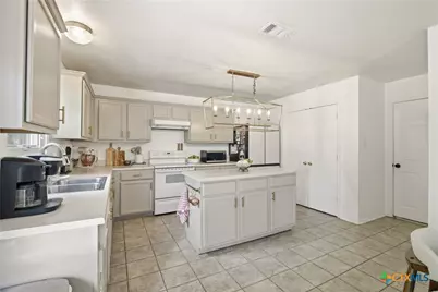 402 Colette Court, Belton, TX 76513 - Photo 10