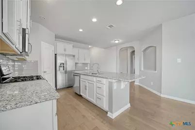 325 Oak Creek Way, New Braunfels, TX 78130 - Photo 10