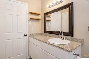 4713 Dahlia Ln, Victoria, TX 77904 - Photo 8