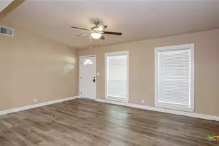 4713 Dahlia Ln, Victoria, TX 77904 - Photo 2