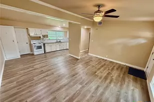 4713 Dahlia Ln, Victoria, TX 77904 - Photo 4