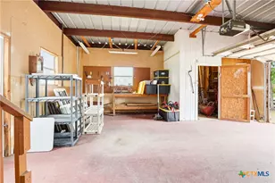 554 Cherry Ridge, Floresville, TX 78114 - Photo 30