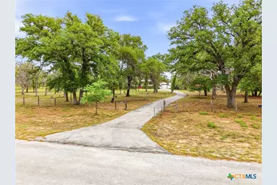 554 Cherry Ridge, Floresville, TX 78114 - Photo 4