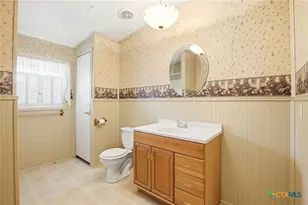 554 Cherry Ridge, Floresville, TX 78114 - Photo 26