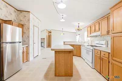 554 Cherry Ridge, Floresville, TX 78114 - Photo 12