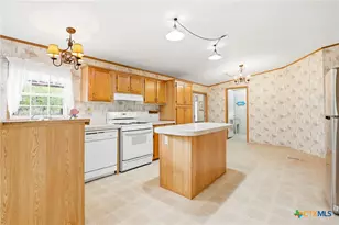 554 Cherry Ridge, Floresville, TX 78114 - Photo 10