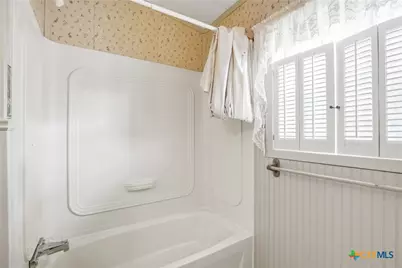 554 Cherry Ridge, Floresville, TX 78114 - Photo 28