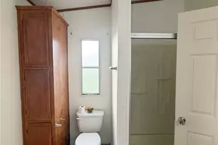 801 E Mesquite Ln, Victoria, TX 77901 - Photo 18