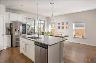 348 Lacey Oak Loop, San Marcos, TX 78666 - Photo 10