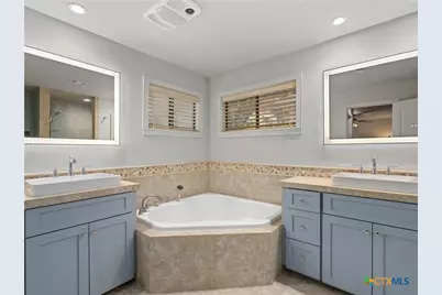 299 W Edgewater Terrace, New Braunfels, TX 78130 - Photo 12