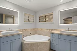 299 W Edgewater Terrace, New Braunfels, TX 78130 - Photo 12
