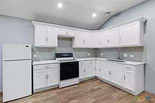 409 N 14th St, Gatesville, TX 76528 - Photo 8