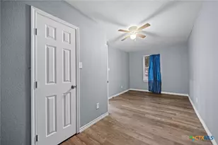 409 N 14th St, Gatesville, TX 76528 - Photo 12