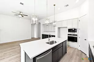 332 Puppy Dog Pass, San Marcos, TX 78666 - Photo 4