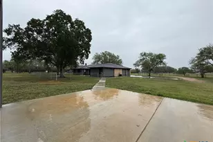 2243 Old Goliad Rd, Victoria, TX 77905 - Photo 2