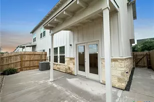 256 Sapphire, New Braunfels, TX 78130 - Photo 4
